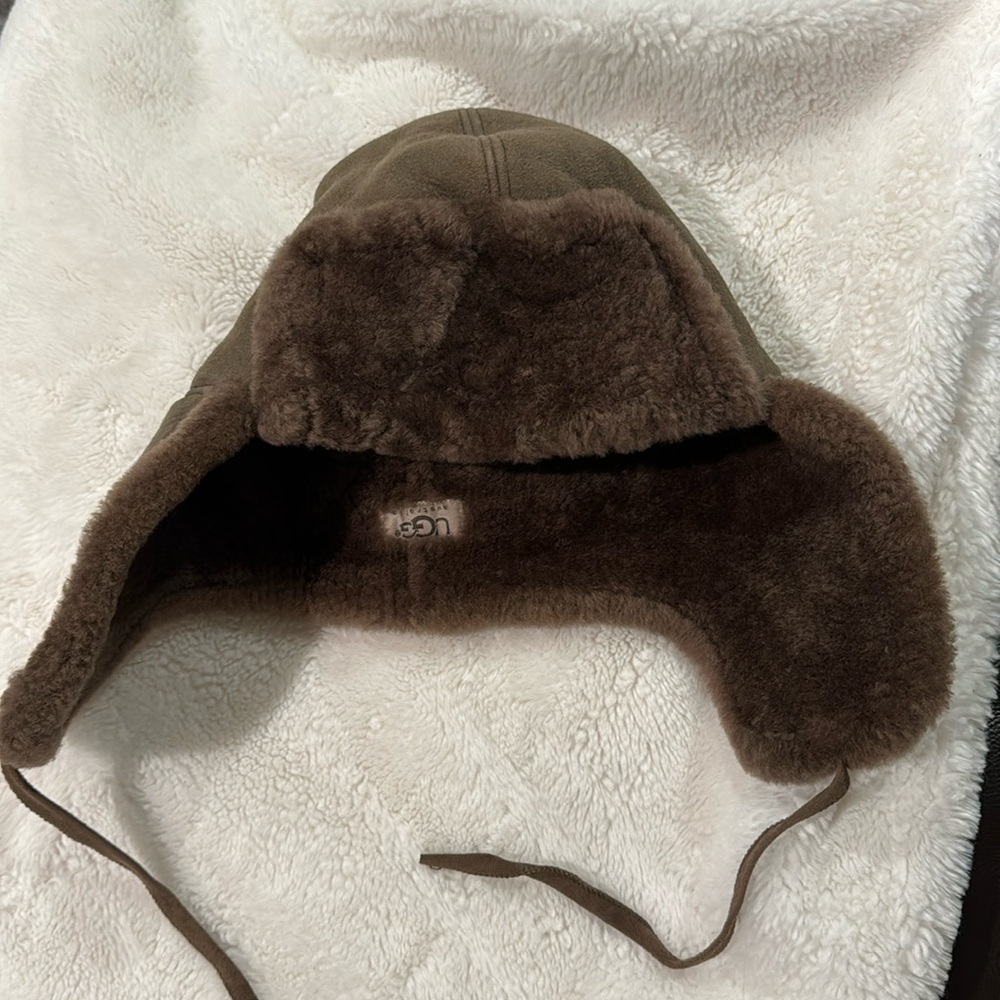NWT Ugg Shearling hat